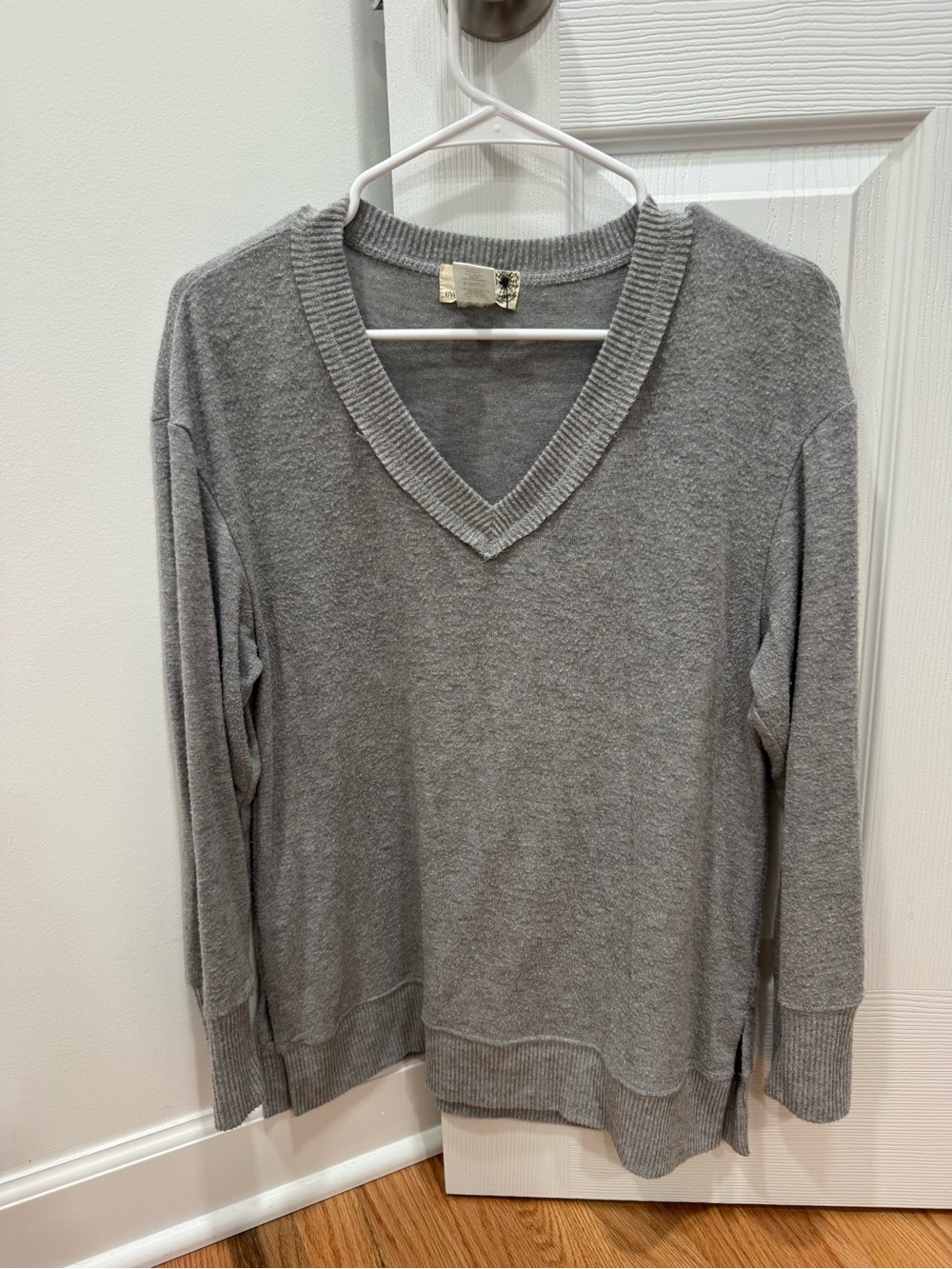 Everleigh Gray V-Neck Long Sleeve Sweater Top